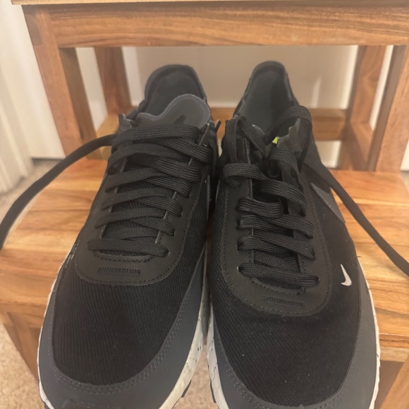 Nike Mens sneakers size 9 - Picture 3 of 4